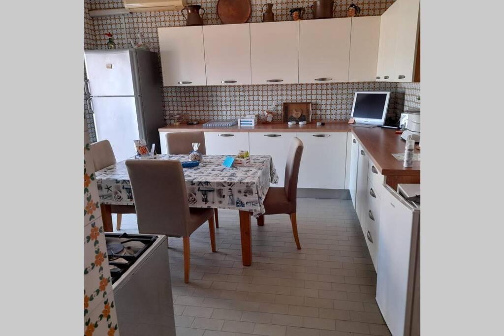 Domus Flavia Apartment แตร์โมลิ ภายนอก รูปภาพ