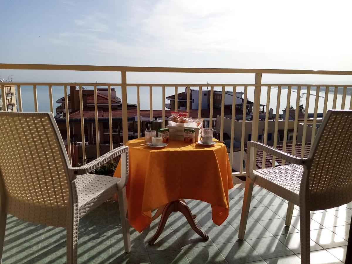Domus Flavia Apartment แตร์โมลิ ภายนอก รูปภาพ